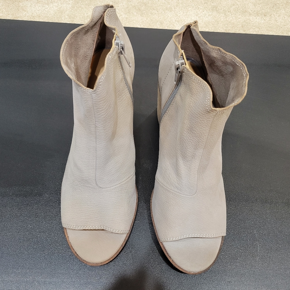 Lucky Brand Short open toe boot